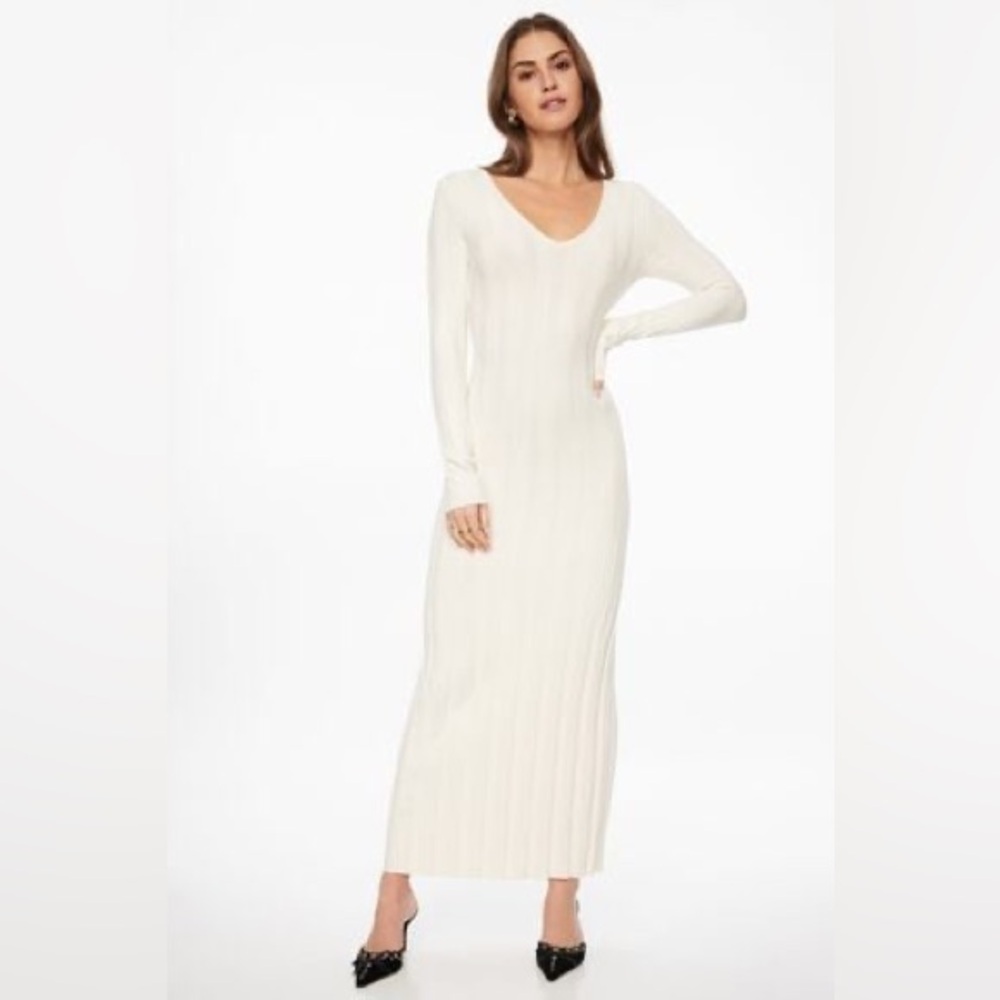 Dynamite | V-Neck Ribbed Maxi Dress